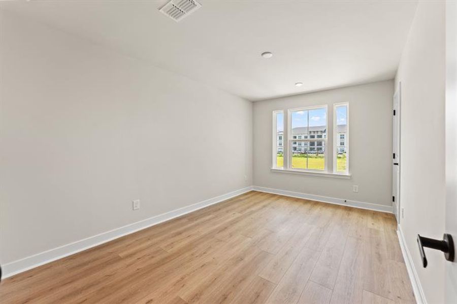 Spacious, unfurnished interior of a new home in Grande Dunes North Village, Myrtle Beach (Image 20).