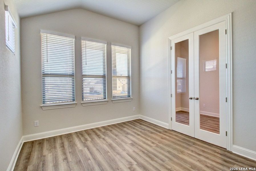 Spacious, unfurnished interior of a new home in Piedmont, San Antonio (Image 6).