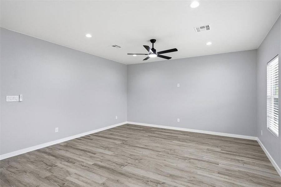 Spacious, unfurnished interior of a new home in , Waco (Image 11).