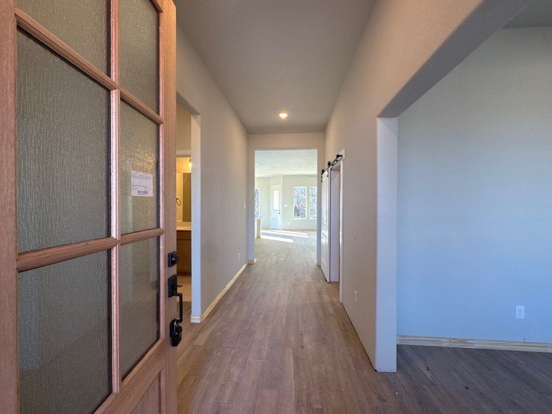 Spacious, unfurnished interior of a new home in Terra Escalante, Blue Ridge (Image 9).