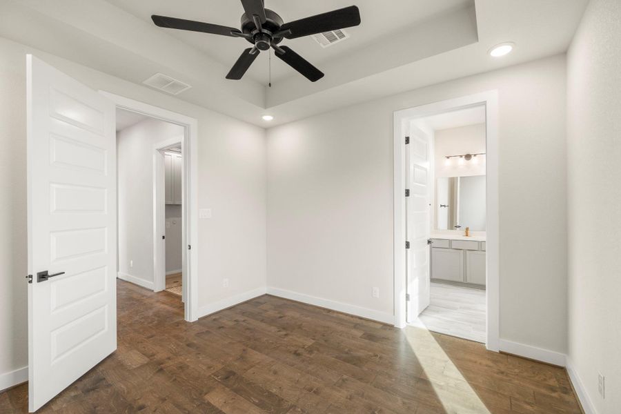 Spacious, unfurnished interior of a new home in Lago Pointe, Seabrook (Image 23). Spacious, unfurnished interior of a new home in Lago Pointe, Seabrook (Image 23).