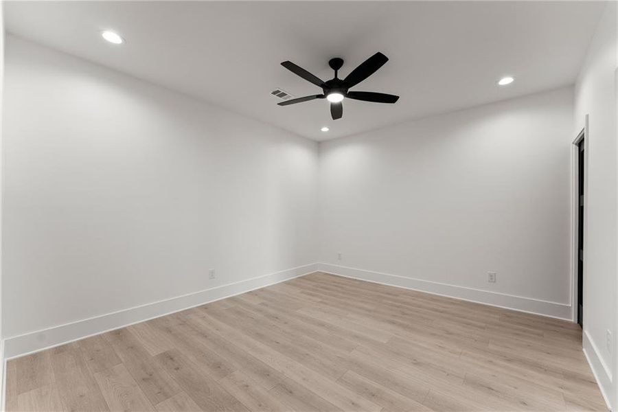 Spacious, unfurnished interior of a new home in , Hartwell (Image 68).