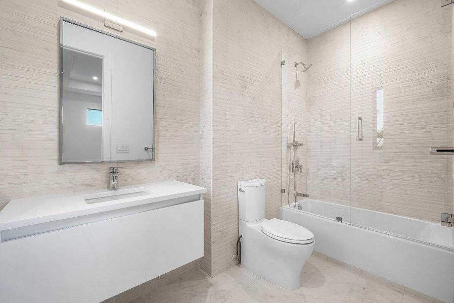 043-25833rdCourt-WestPalmBeach-FL-33407-