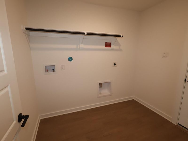 Spacious, unfurnished interior of a new home in Ambrose, La Marque (Image 24).