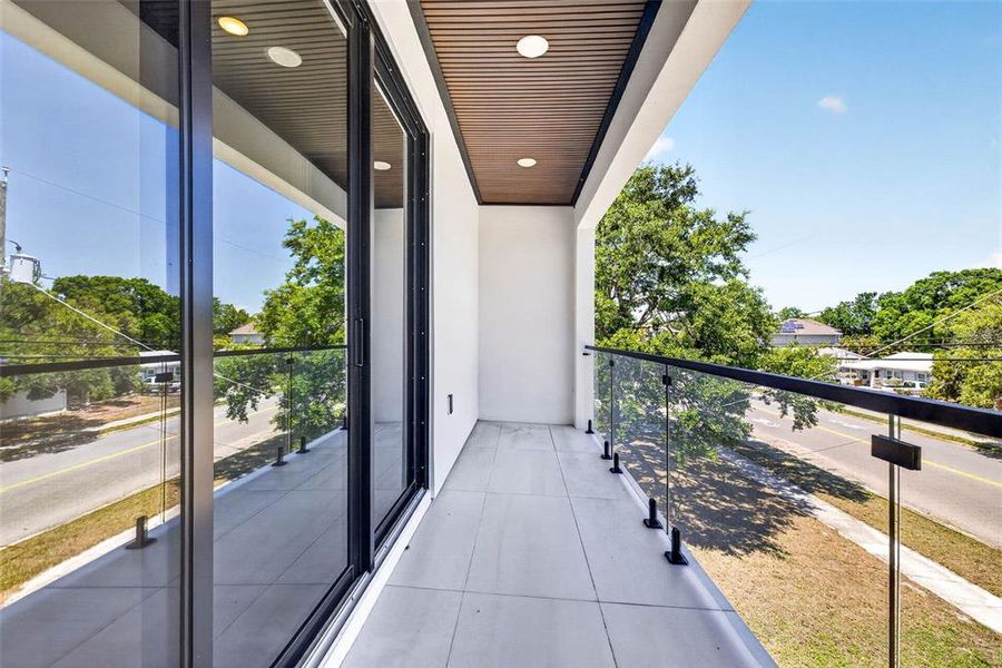 Exterior details and patio area of a home in , Tampa (Image 41).