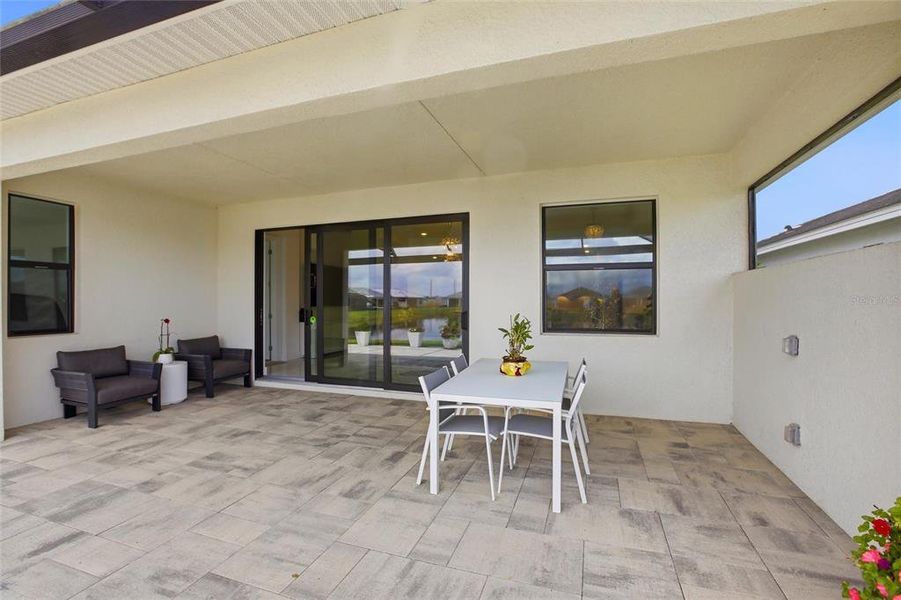 Exterior details and patio area of a home in , Bradenton (Image 30).