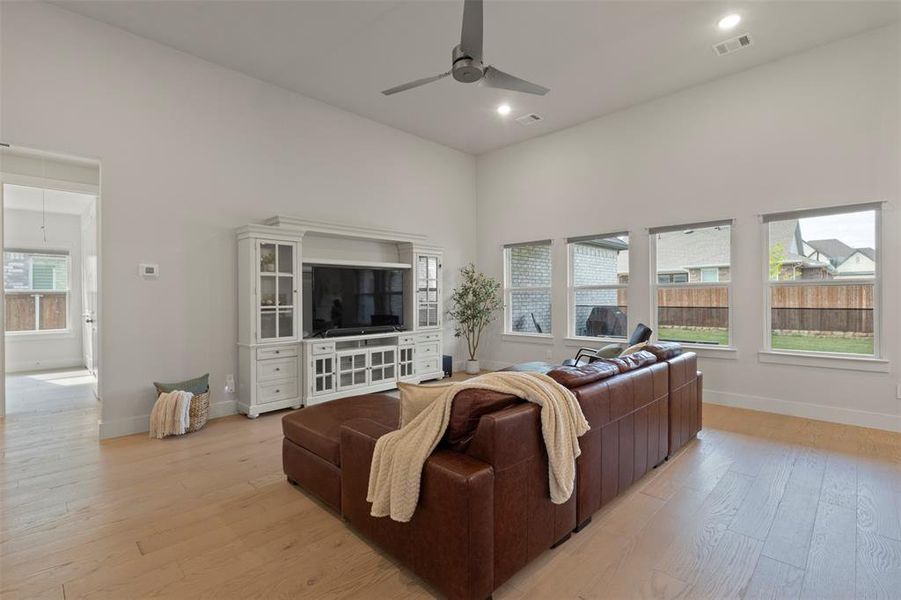 Furnished interior view inside a new home in Lyons Crest Estates, Garland (Image 17). Furnished interior view inside a new home in Lyons Crest Estates, Garland (Image 17).