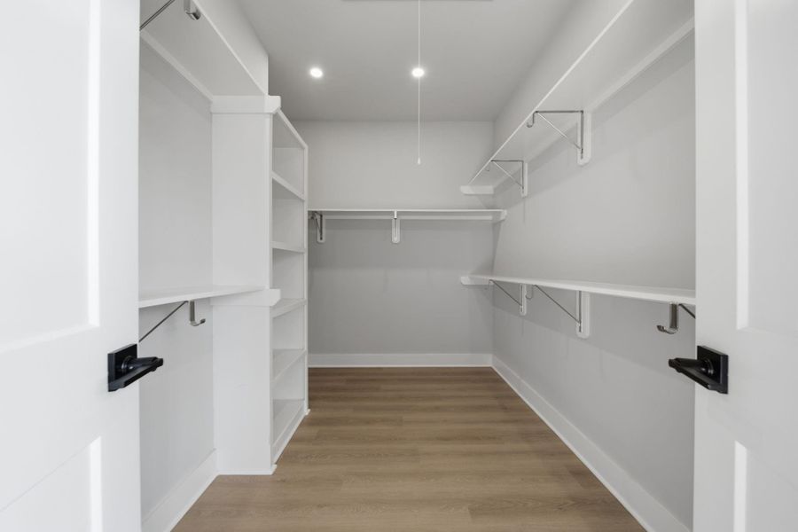 Spacious, unfurnished interior of a new home in , Houston (Image 24).
