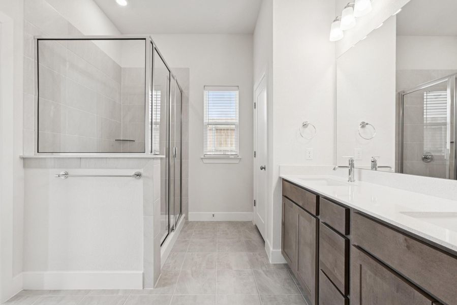 Owner's Bathroom Owner's Bathroom