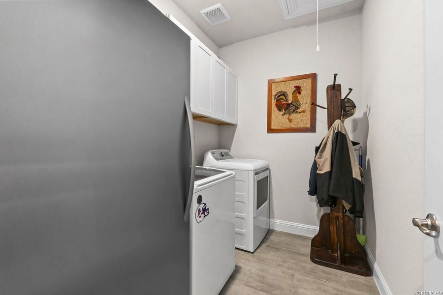 Furnished interior view inside a new home in Elkhorn Ridge, Boerne (Image 35).
