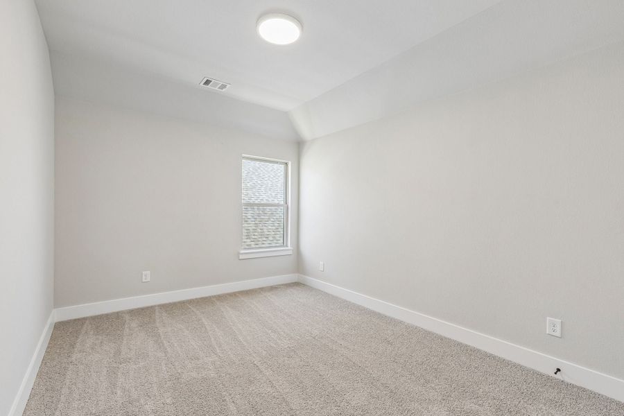 Spacious, unfurnished interior of a new home in Dove Hollow, Waxahachie (Image 28). Spacious, unfurnished interior of a new home in Dove Hollow, Waxahachie (Image 28).