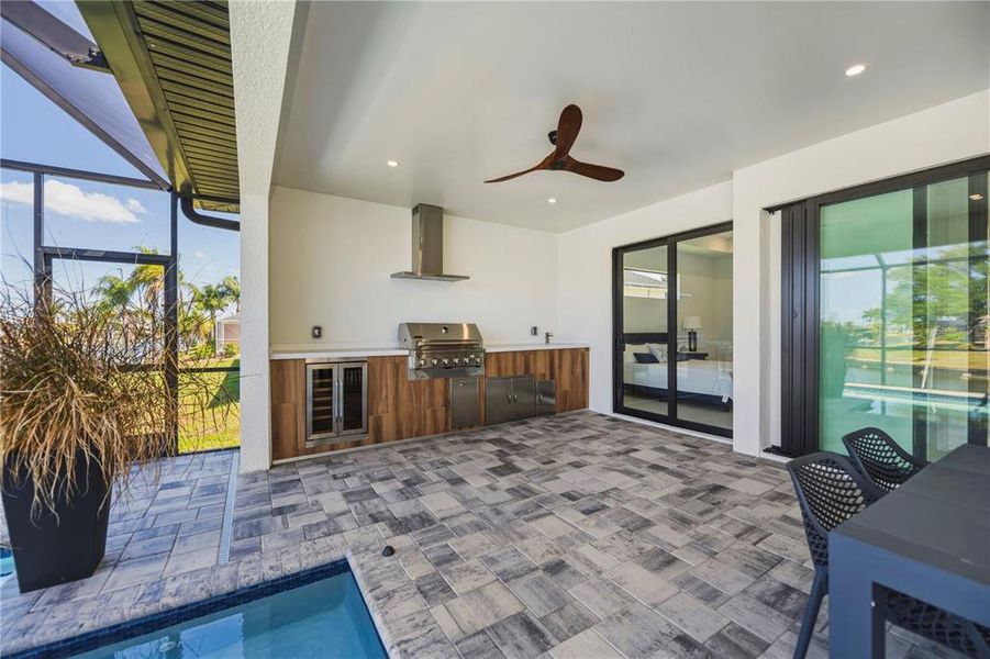 Exterior details and patio area of a home in , Port Charlotte (Image 30).