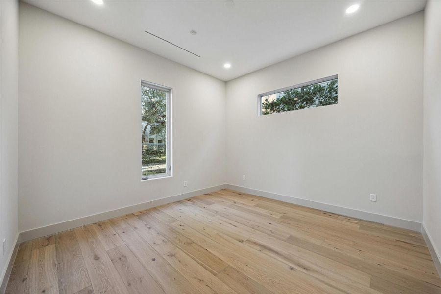 Spacious, unfurnished interior of a new home in , Houston (Image 34).