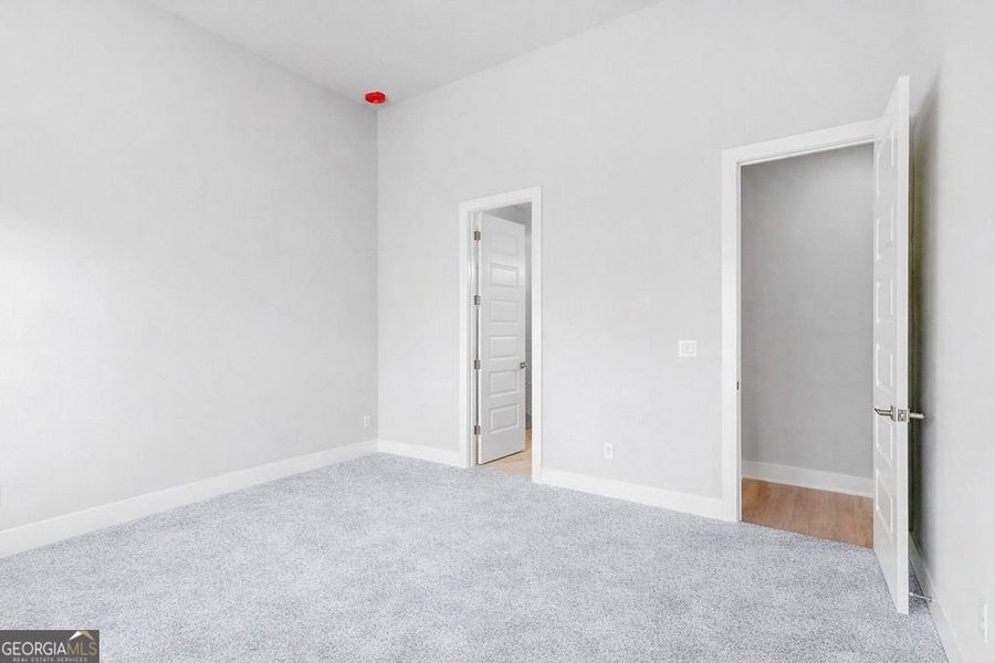 Spacious, unfurnished interior of a new home in The Manor at Gainesville Township, Gainesville (Image 25).