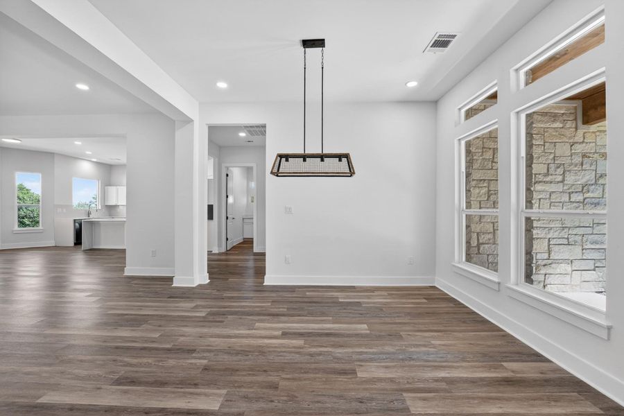 Spacious, unfurnished interior of a new home in , Horseshoe Bay (Image 22).