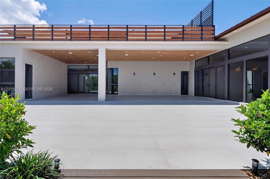 Exterior details and patio area of a home in , Southwest Ranches (Image 28).