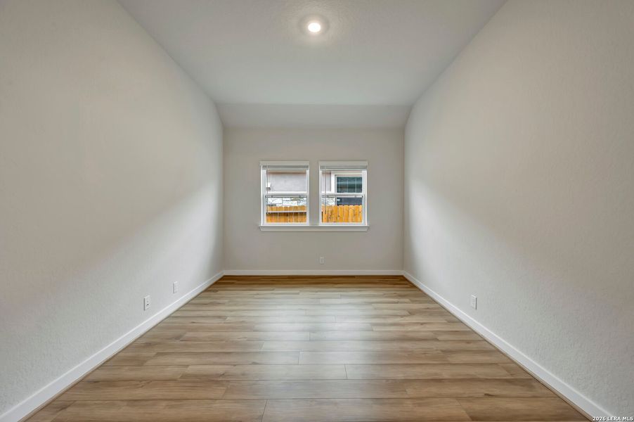 Spacious, unfurnished interior of a new home in Meyer Ranch – Select Reserve Series, New Braunfels (Image 20). Spacious, unfurnished interior of a new home in Meyer Ranch – Select Reserve Series, New Braunfels (Image 20).