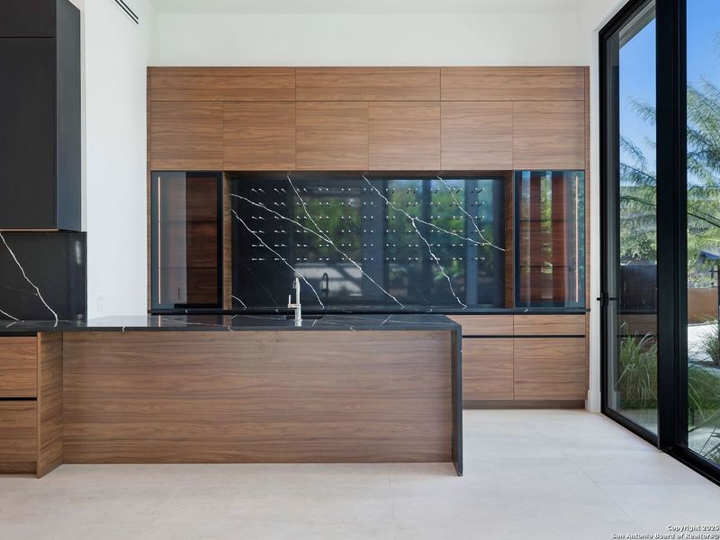 Exterior details and patio area of a home in , San Antonio (Image 44).