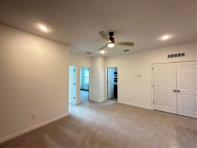 Spacious, unfurnished interior of a new home in , Winter Garden (Image 13). Spacious, unfurnished interior of a new home in , Winter Garden (Image 13).