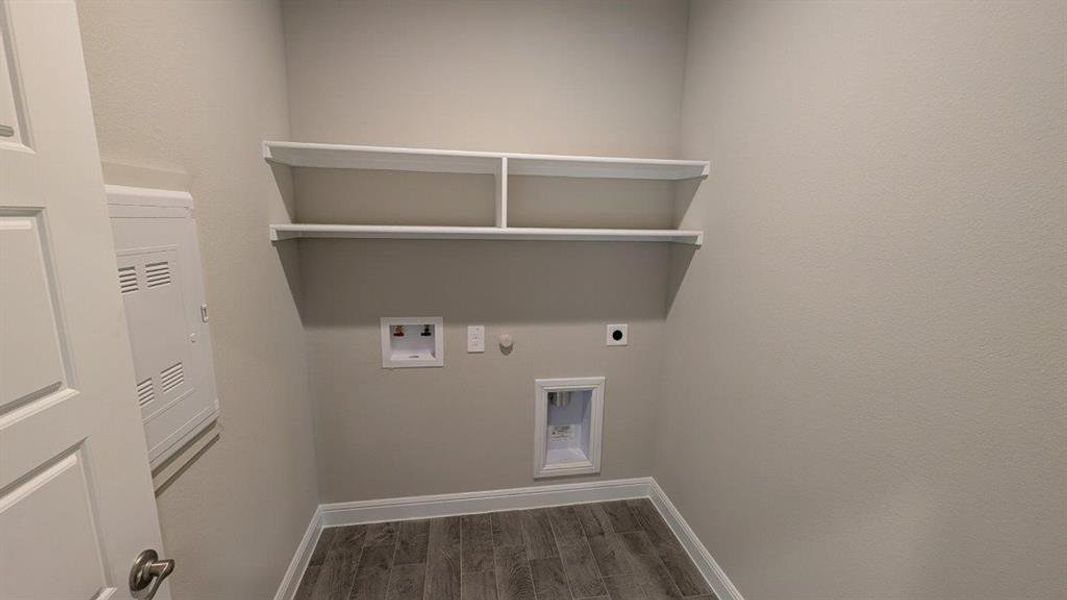 Spacious, unfurnished interior of a new home in Bella Vista, Granbury (Image 14).