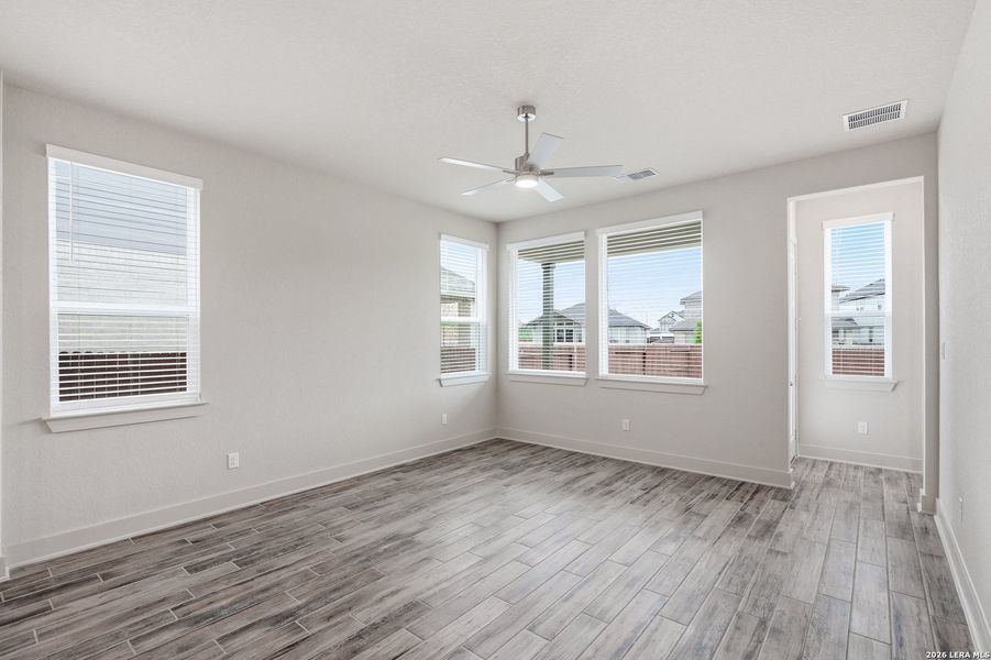 Spacious, unfurnished interior of a new home in Stillwater Ranch, San Antonio (Image 36).