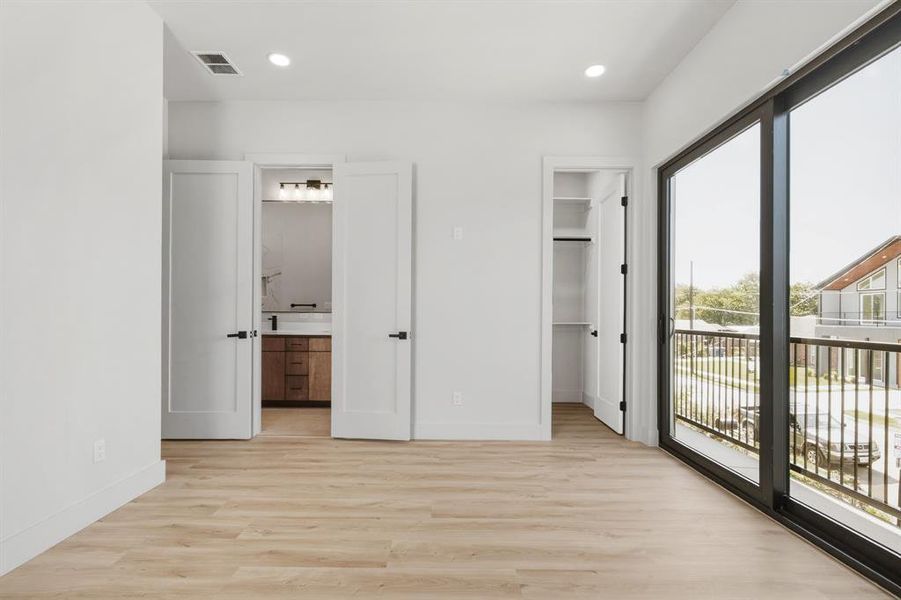 Spacious, unfurnished interior of a new home in , Dallas (Image 30). Spacious, unfurnished interior of a new home in , Dallas (Image 30).