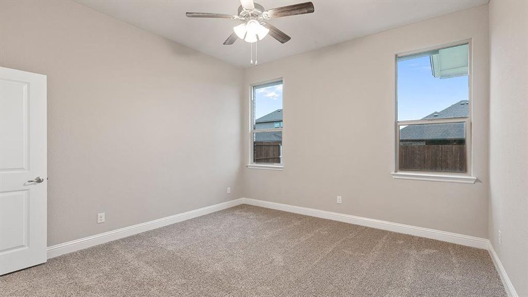 Spacious, unfurnished interior of a new home in Lakeview Pointe, Grand Prairie (Image 26).