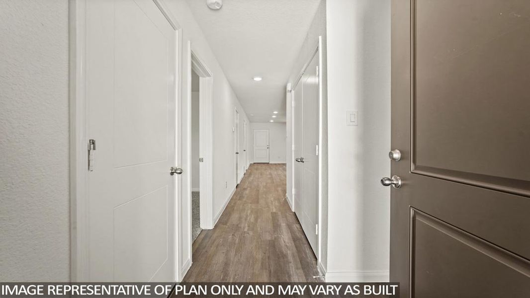Spacious, unfurnished interior of a new home in McCrorey Trails, Conroe (Image 10).