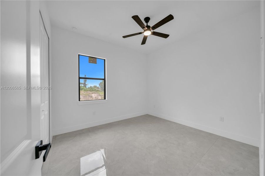 Spacious, unfurnished interior of a new home in , Lehigh Acres (Image 29).