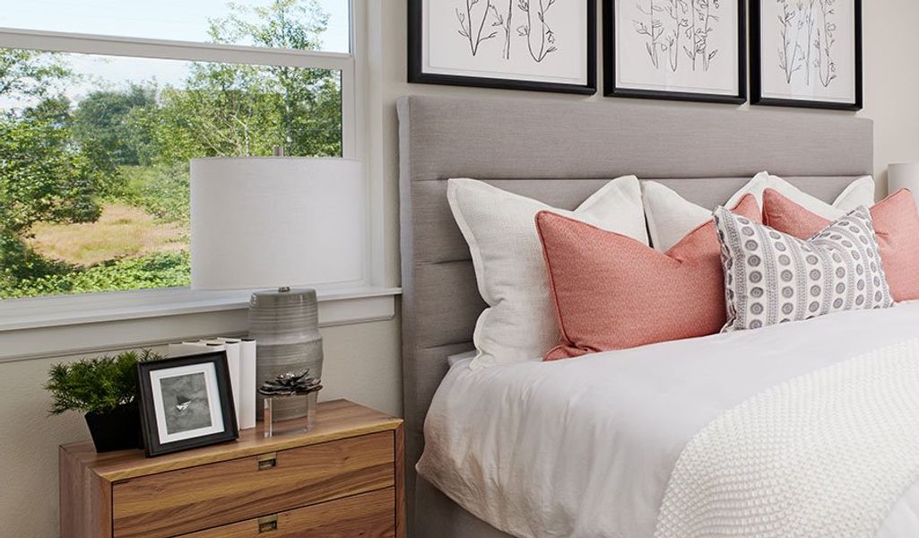 Coral-W903-SeasonsAtEmmonsGlen Owner's Bedroom Crop