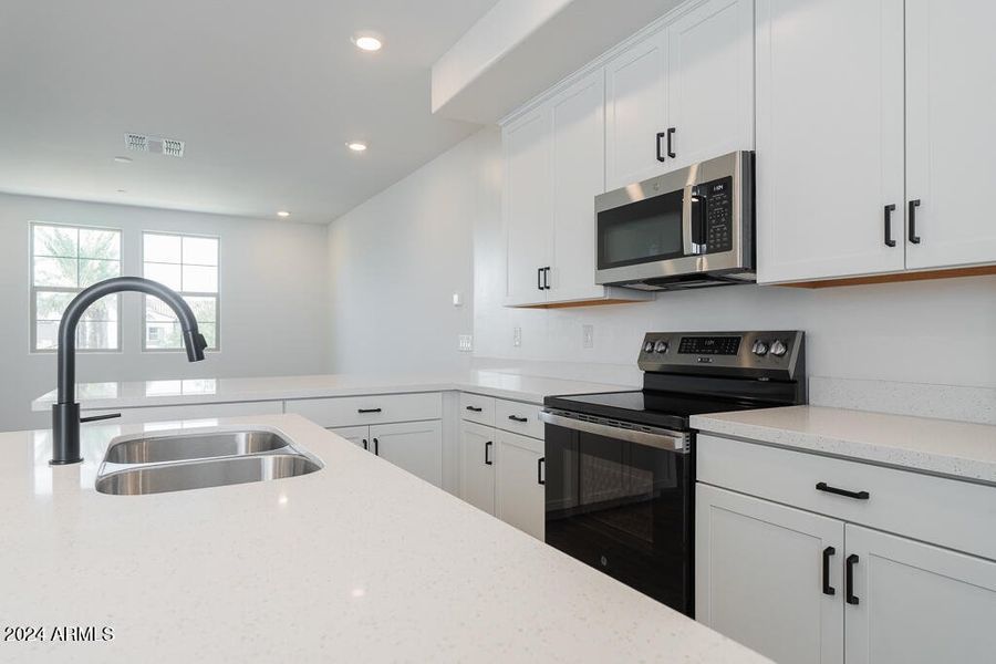 Tri Pointe Annecy Lot 750 - Kitchen-004M