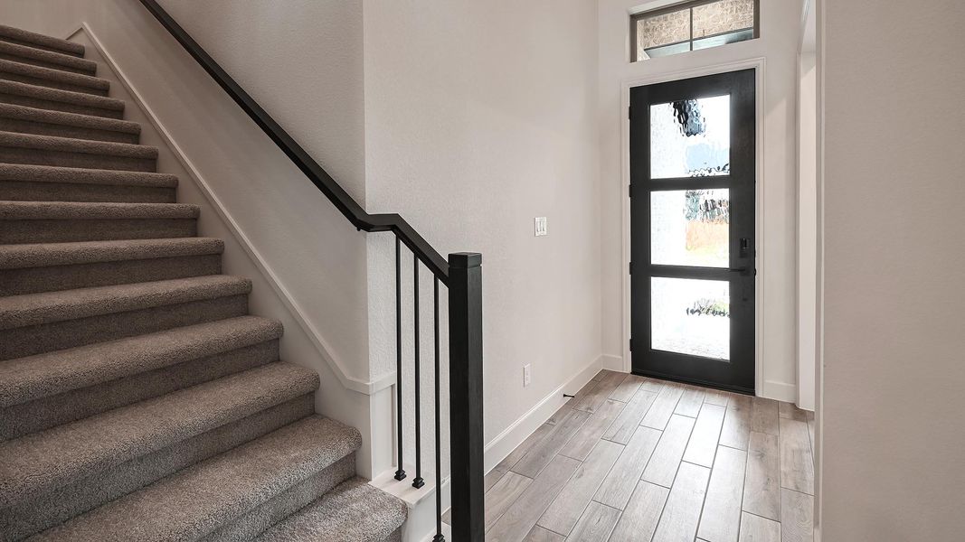 Spacious, unfurnished interior of a new home in 6 Creeks, Kyle (Image 13).