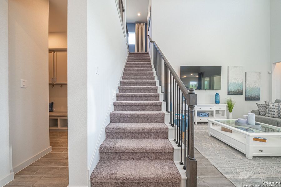 Spacious, unfurnished interior of a new home in Rhine Valley, Schertz (Image 19).