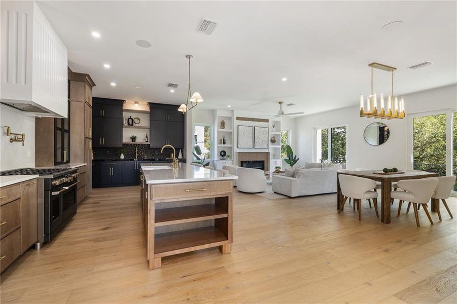 Furnished interior view inside a new home in , Tampa (Image 30).