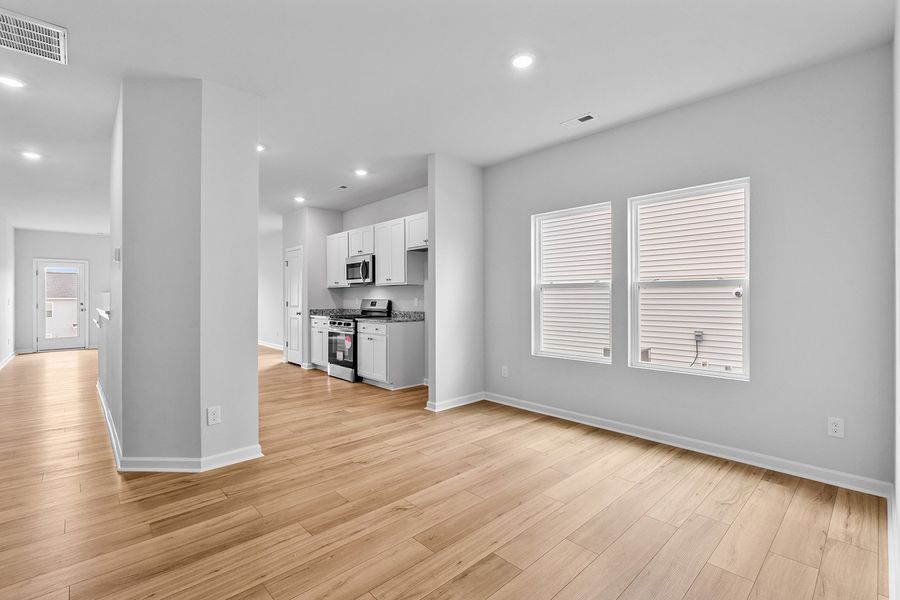Spacious, unfurnished interior of a new home in Hanes Lake, Winston-Salem (Image 19).