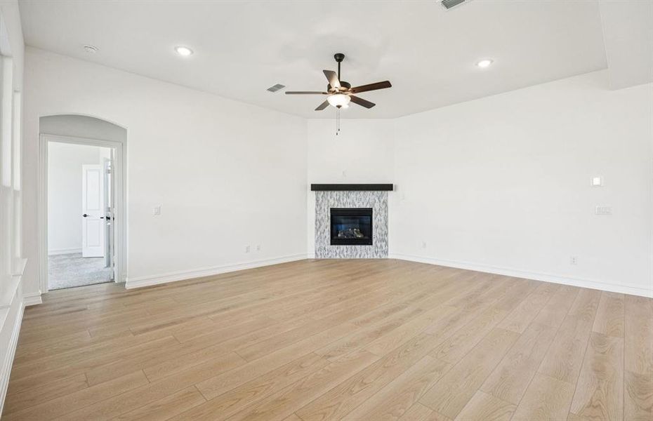 Expansive gathering room bathed in natural sunlight Expansive gathering room bathed in natural sunlight