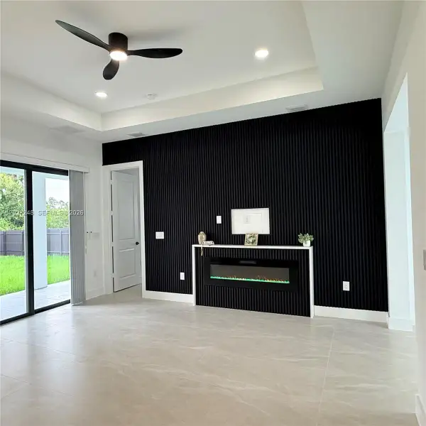 Spacious, unfurnished interior of a new home in , Lehigh Acres (Image 15).