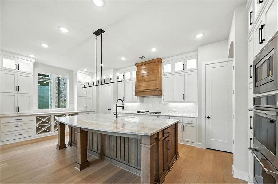 826ShadyOaksDrive226E002 826ShadyOaksDrive226E002