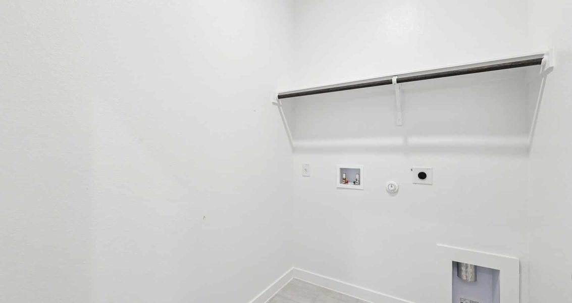 Spacious, unfurnished interior of a new home in Trace, San Marcos (Image 27).