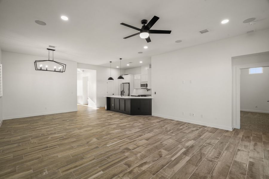 Spacious, unfurnished interior of a new home in Tierra Del Este 91, El Paso (Image 20). Spacious, unfurnished interior of a new home in Tierra Del Este 91, El Paso (Image 20).