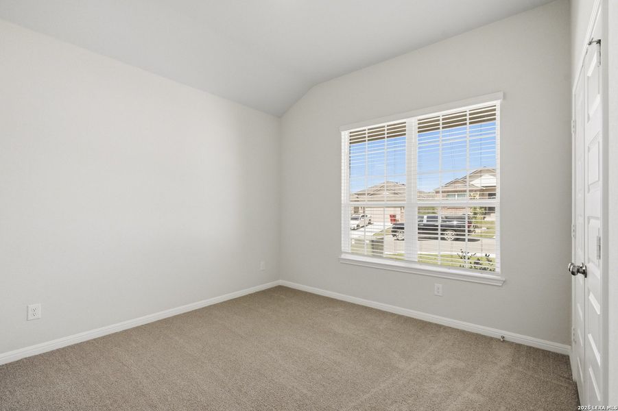 Spacious, unfurnished interior of a new home in Cinco Lakes, San Antonio (Image 21).