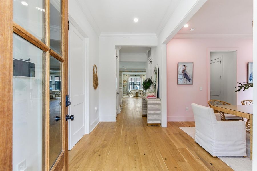 Furnished interior view inside a new home in , Charleston (Image 82).