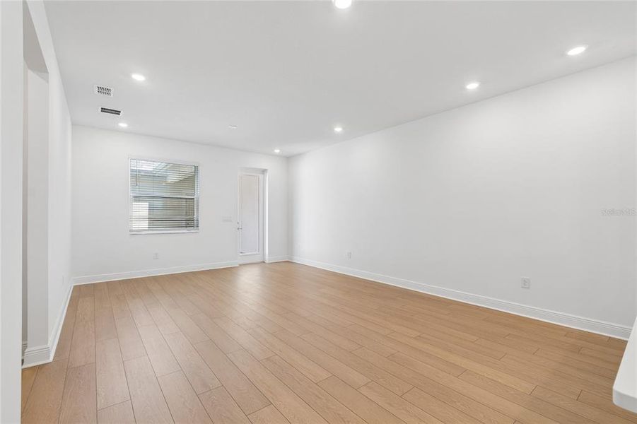 Spacious, unfurnished interior of a new home in SeaFlower, Bradenton (Image 25).