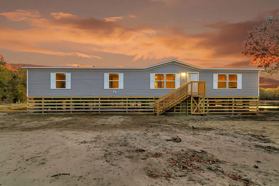 Image 8 of a home in .