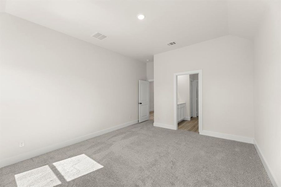 12. 2900 Woodbrook - Primary (2)