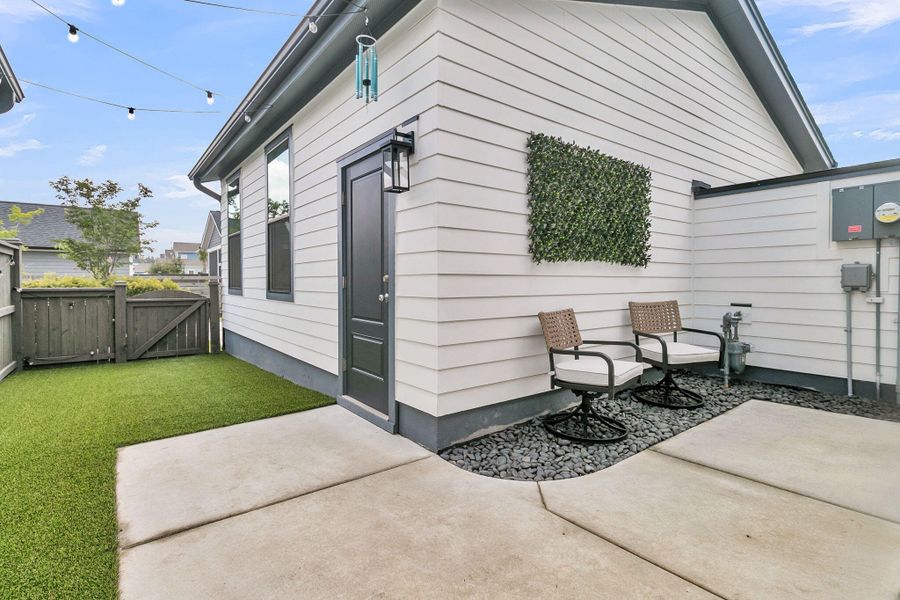 Exterior details and patio area of a home in , Summerville (Image 23).