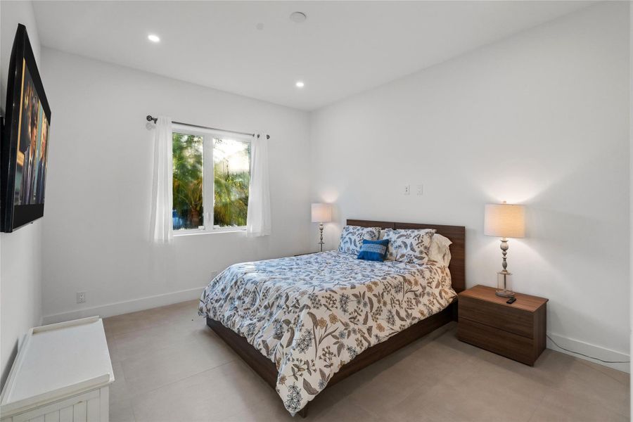 Furnished interior view inside a new home in , Pompano Beach (Image 23).