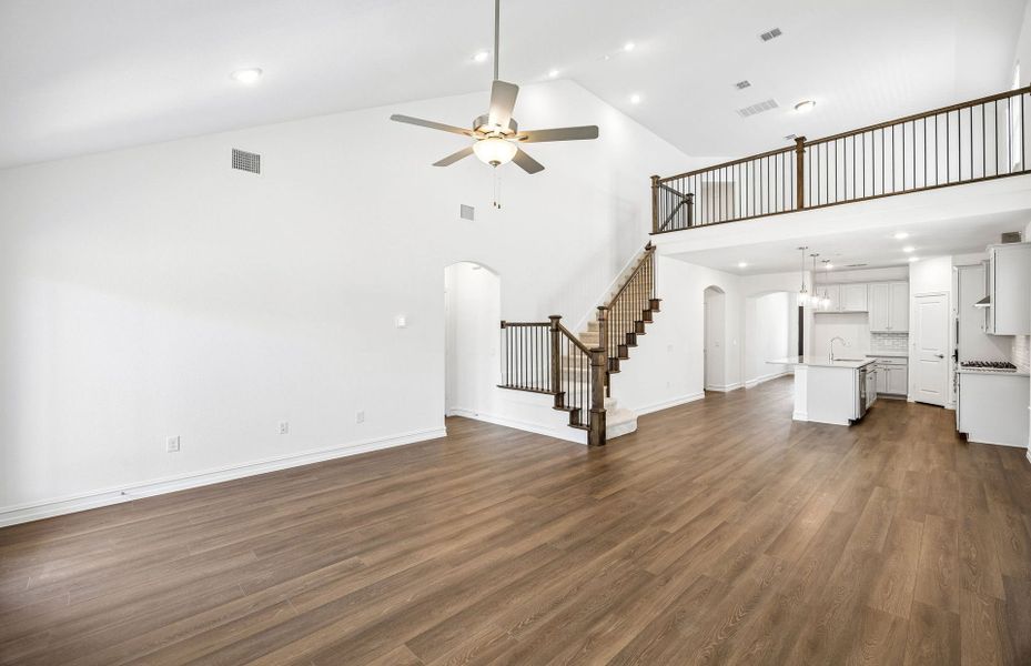 Spacious, unfurnished interior of a new home in Pinnacle at Legacy Hills, Celina (Image 23).