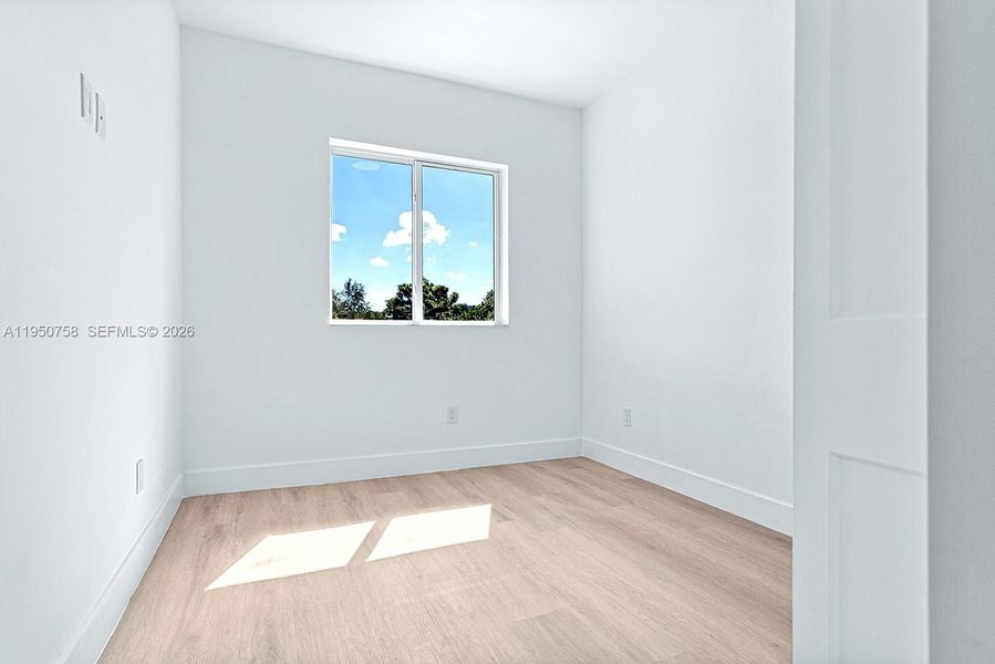 Spacious, unfurnished interior of a new home in , Miami (Image 33).