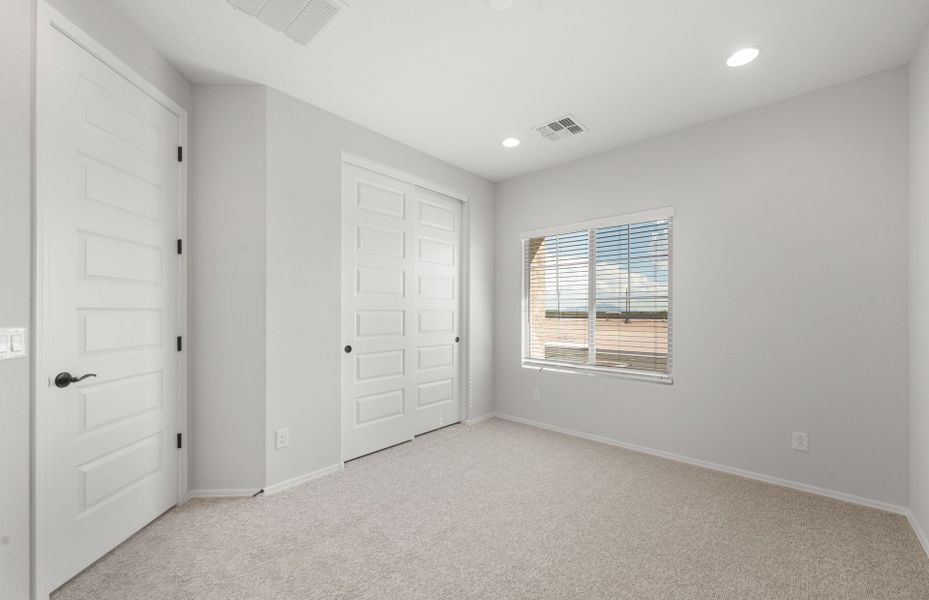 Spacious, unfurnished interior of a new home in Parkside at Anthem at Merrill Ranch, Florence (Image 24).